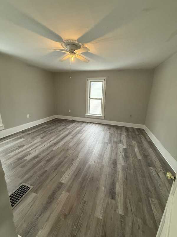 831 S Lawn Ave - Photo 2 of 13