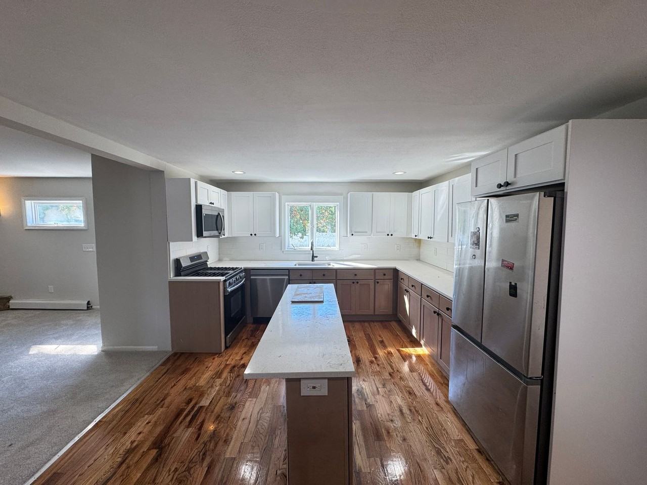 137 Middletown Ave - Photo 5 of 50