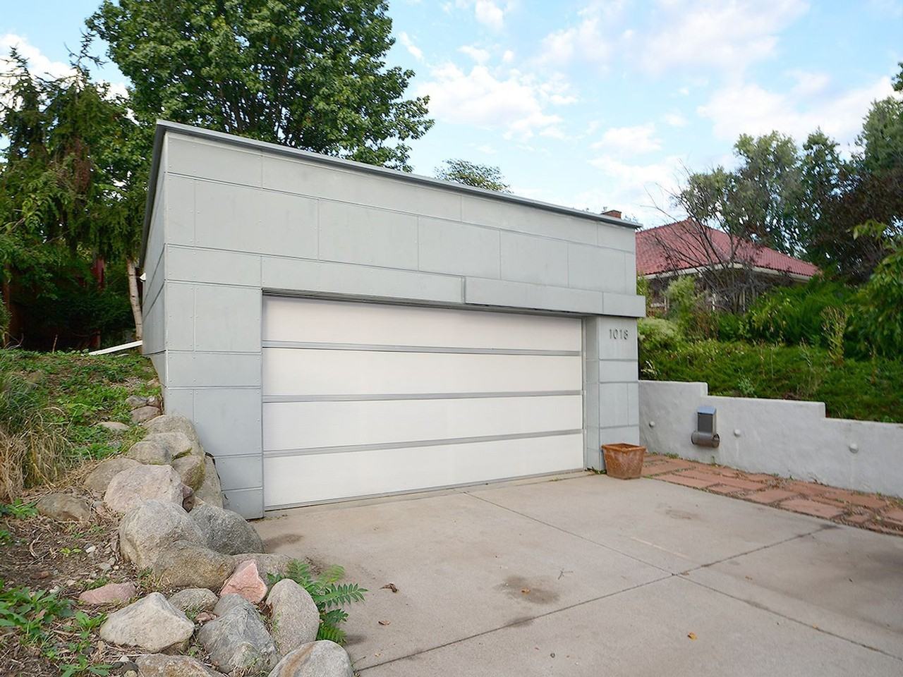 1018 South 36th Street - Photo 4 of 34