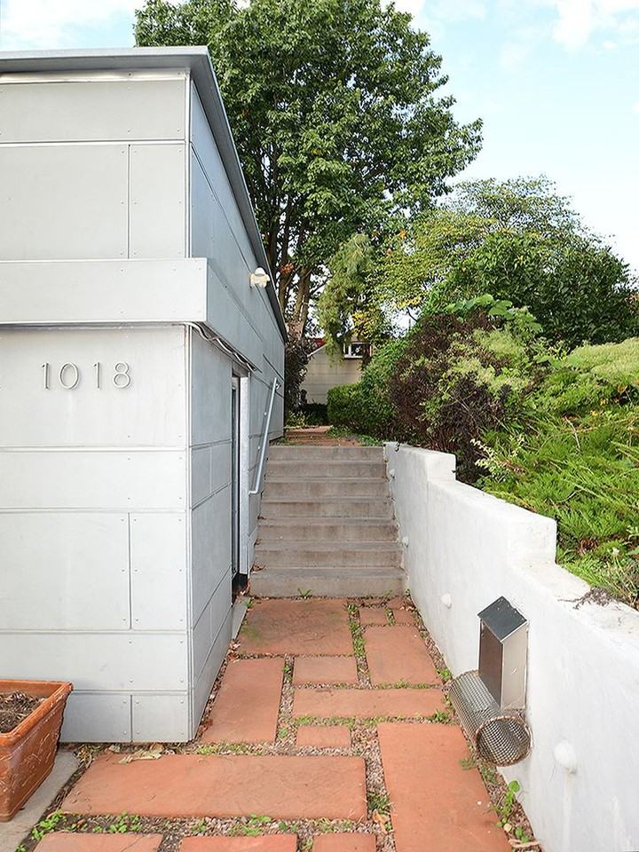 1018 South 36th Street - Photo 5 of 34