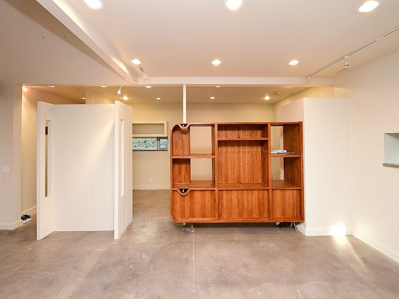 1018 South 36th Street - Photo 7 of 34