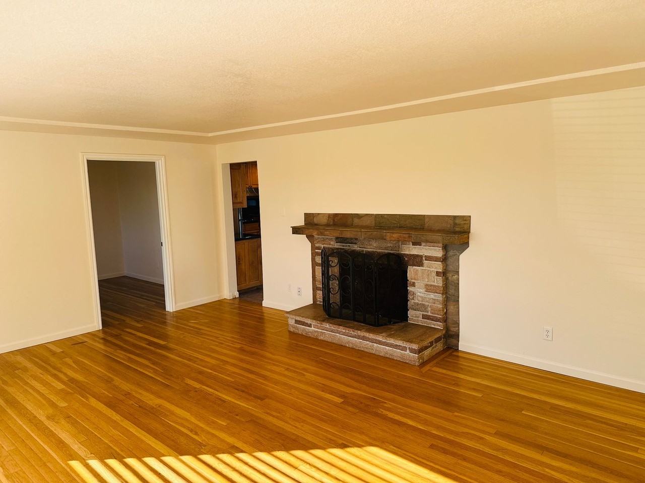 202 Nw 179th St - Photo 3 of 26