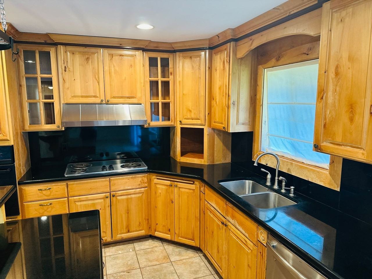 202 Nw 179th St - Photo 7 of 26