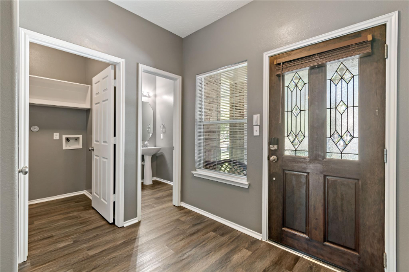 598664075 Avenue A - Photo 2 of 11