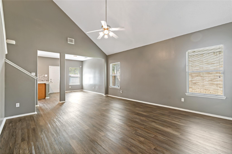 598664075 Avenue A - Photo 3 of 11