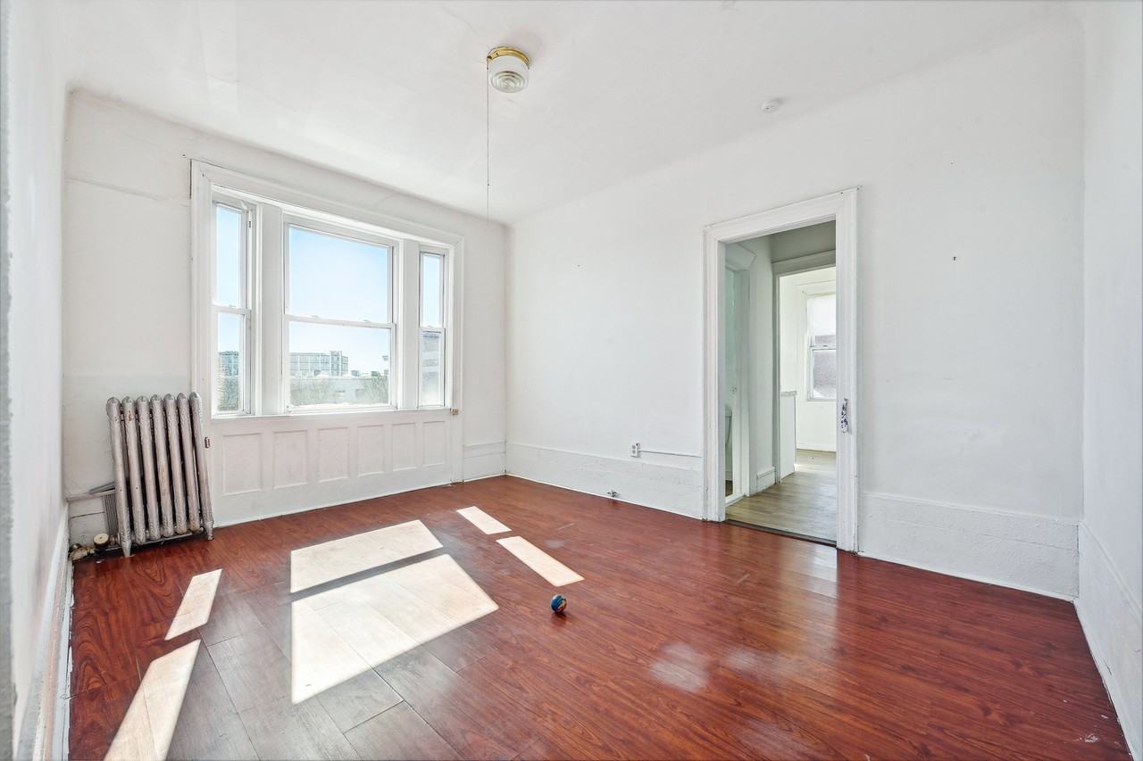 35 Butler Avenue - Photo 3 of 5