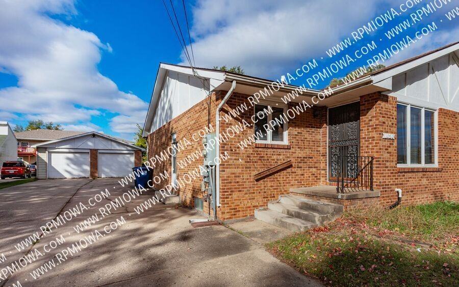 1022 Williams Street - Photo 2 of 25