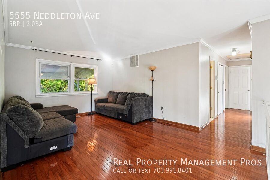 5555 Neddleton Avenue - Photo 5 of 20