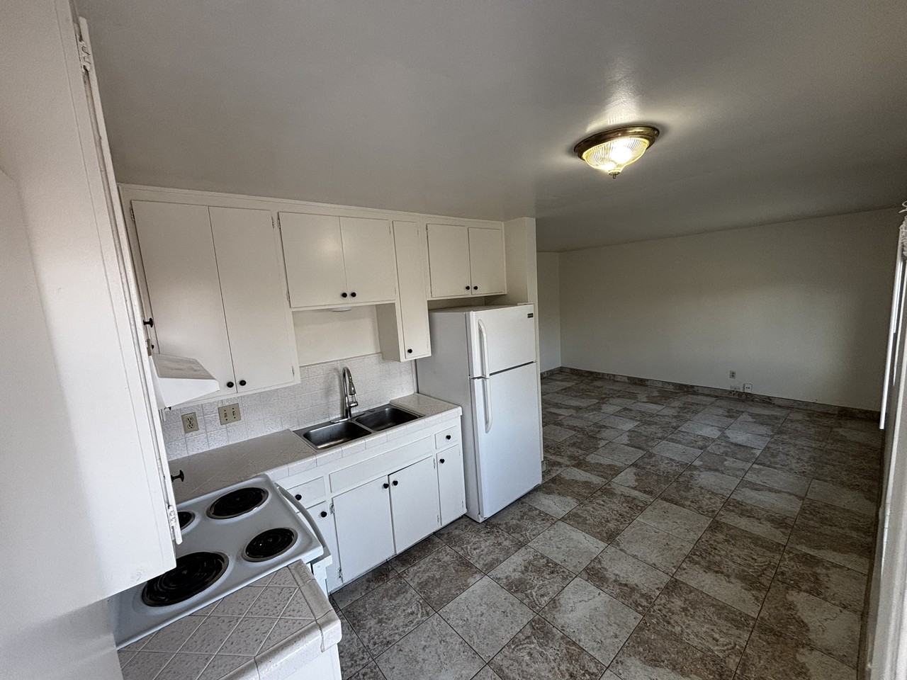 222 H ST - Photo 2 of 15