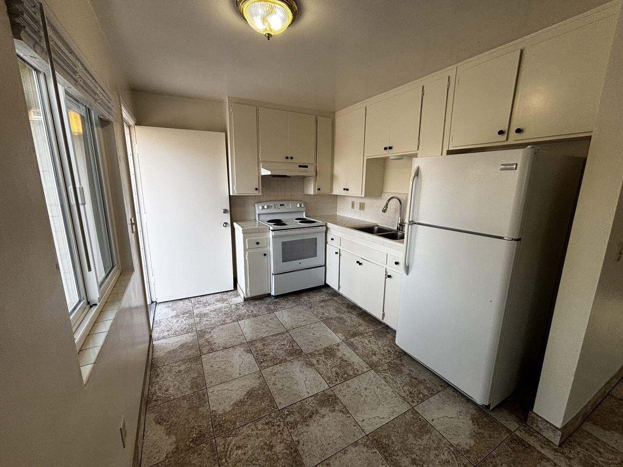 222 H ST - Photo 3 of 15