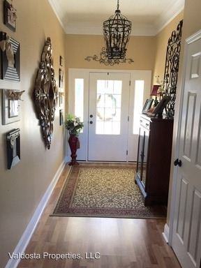 631 Patterson Ave - Photo 3 of 23
