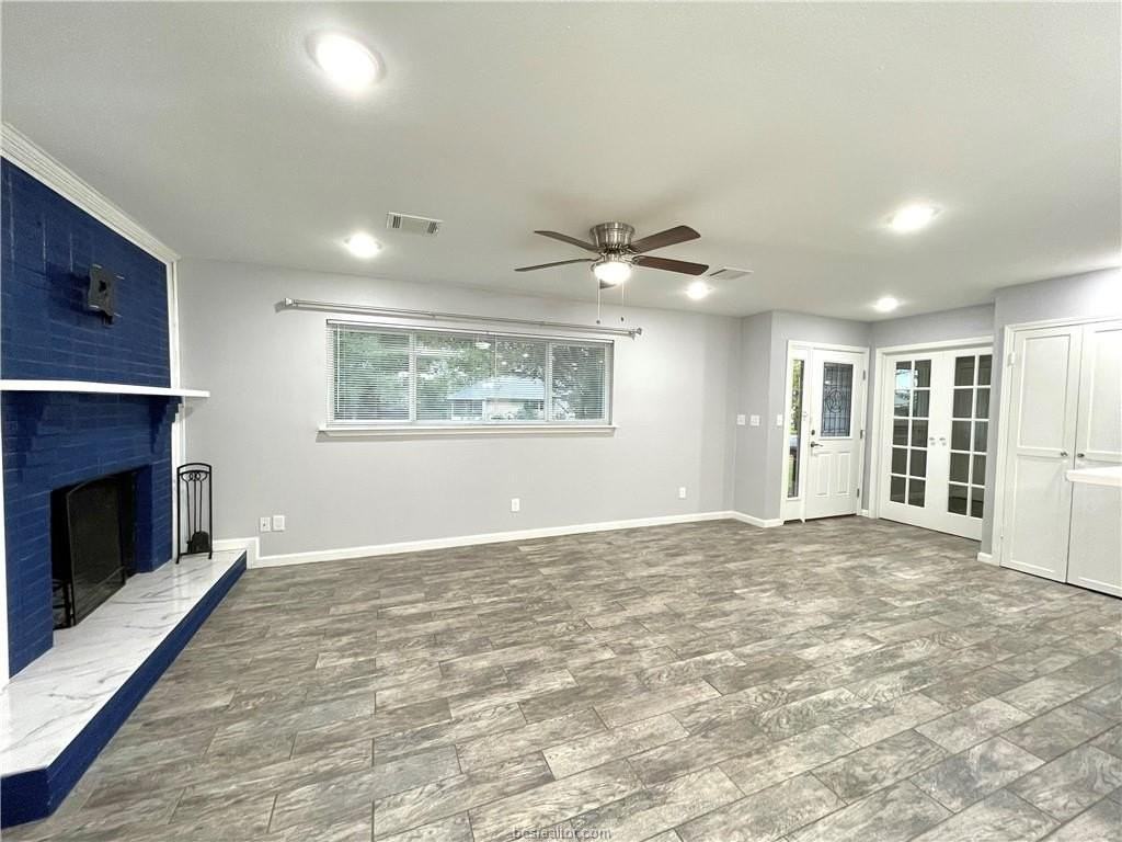 1507 E 25th St - Photo 4 of 36