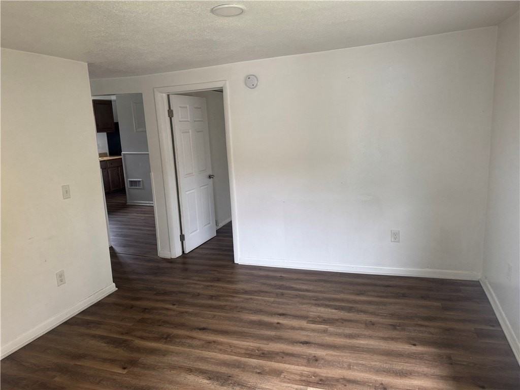 8573 Main St - Photo 3 of 8