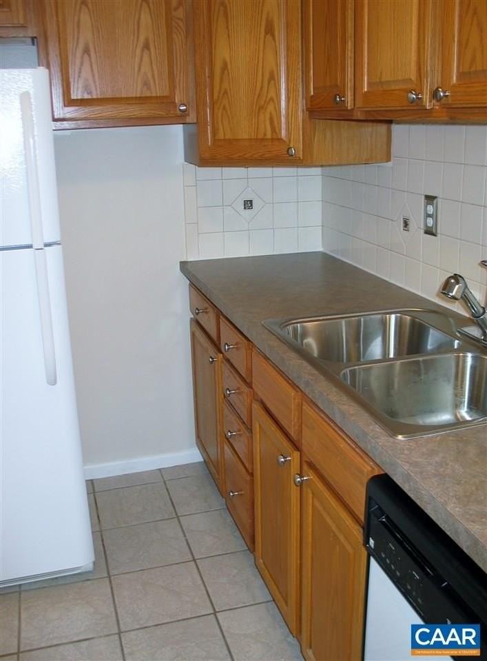 2527 Hydraulic Rd #1 - Photo 7 of 25