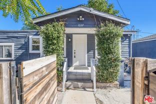 1037 Blake Ave - Photo 1 of 1