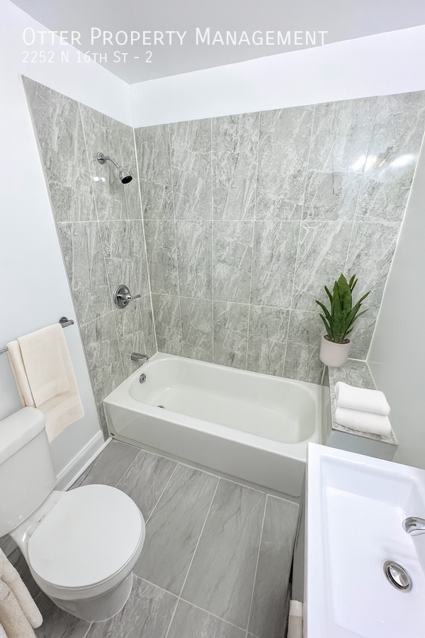 2252 N 16th St #2 - Photo 5 of 20