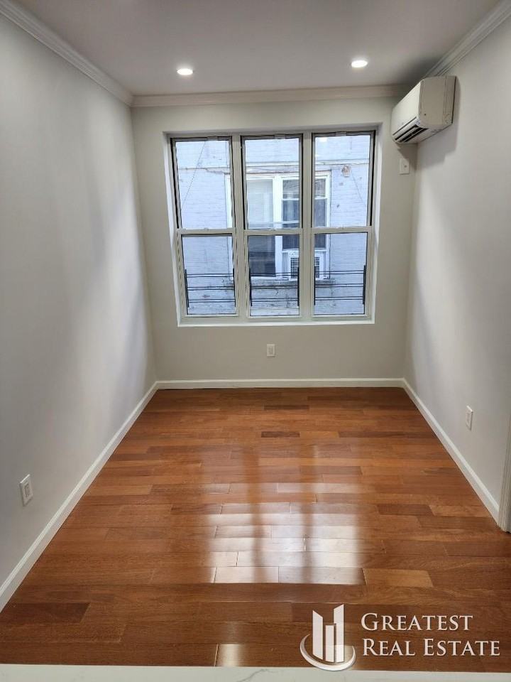 10119 115th St - Photo 2 of 8