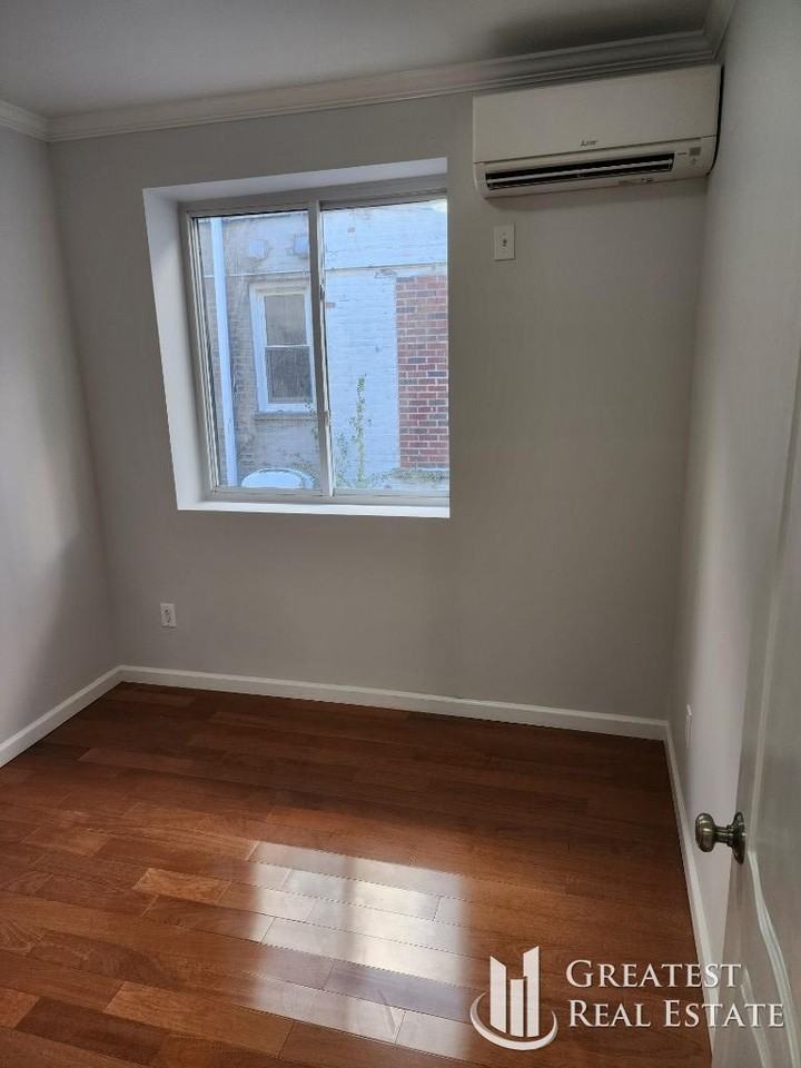 10119 115th St - Photo 3 of 8