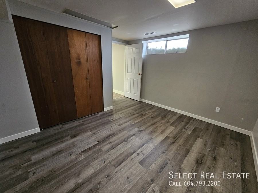 9843 Harrison St #B - Photo 7 of 12