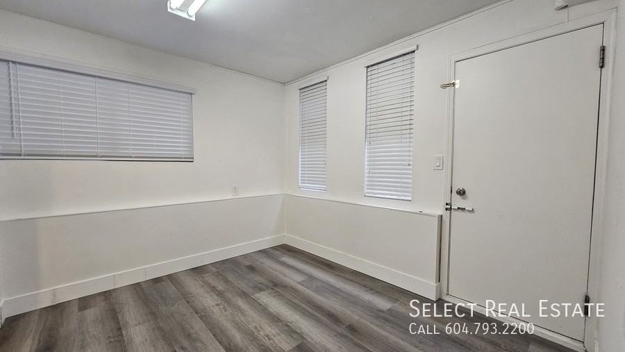 1587 Stayte Rd #B - Photo 5 of 18