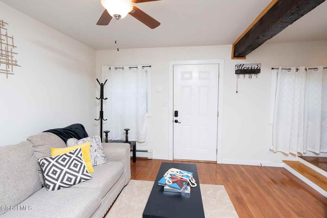 67 Columbia St - Photo 7 of 19