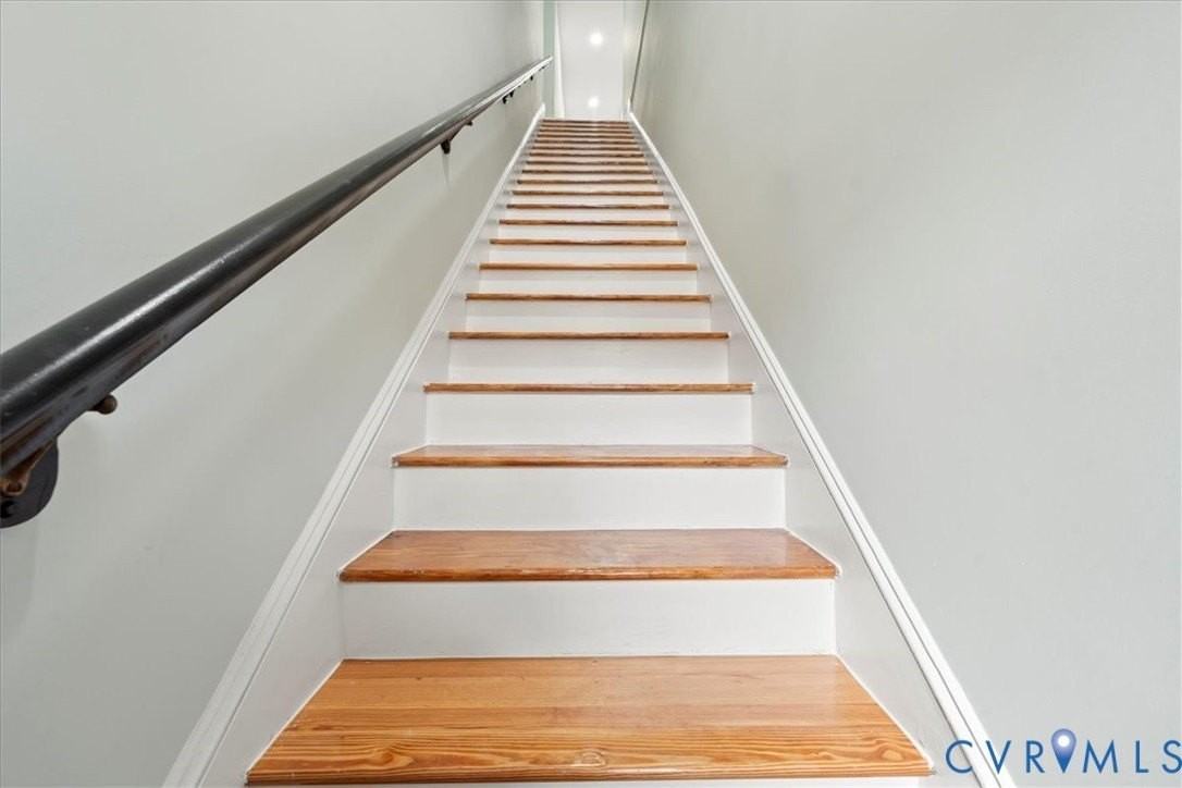 207 East Broadway Avenue #B - Photo 5 of 27