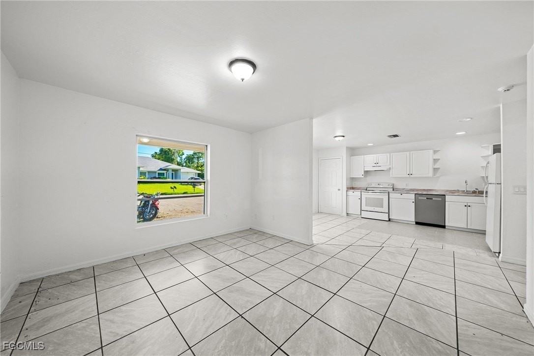 4735 30th St Sw - Photo 3 of 43
