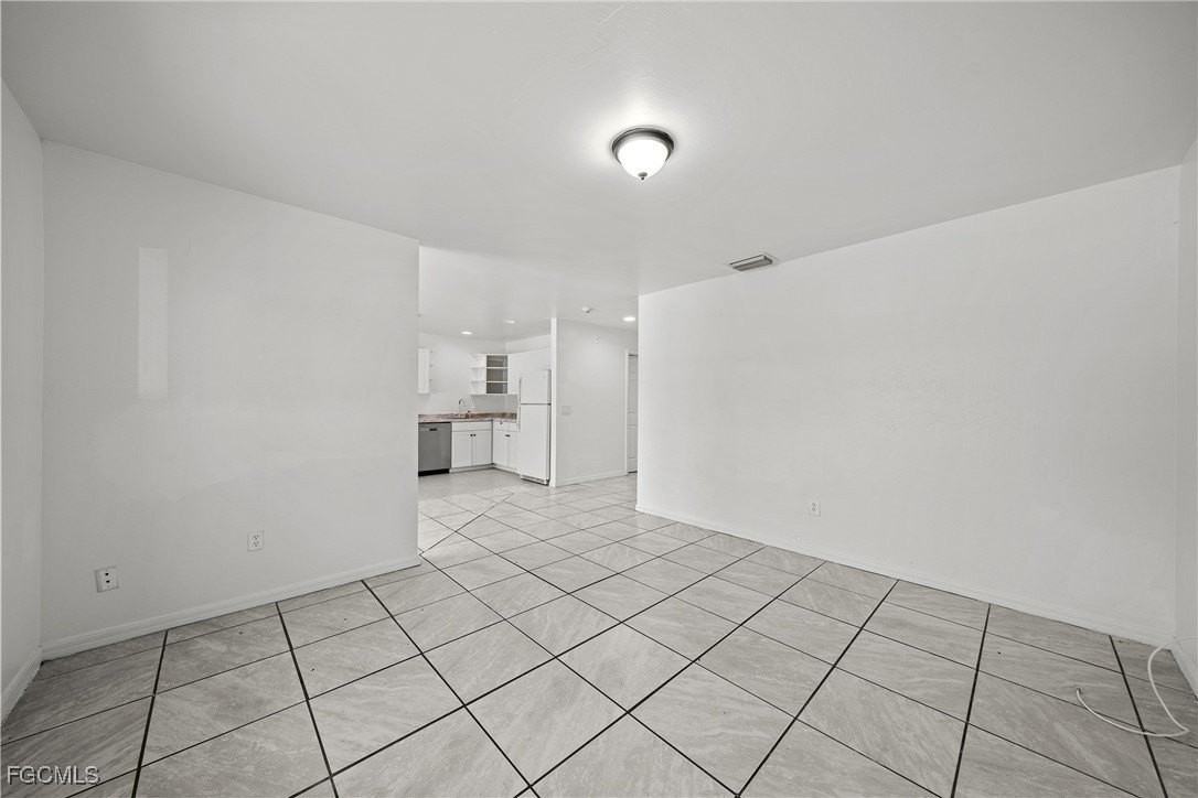 4735 30th St Sw - Photo 4 of 43