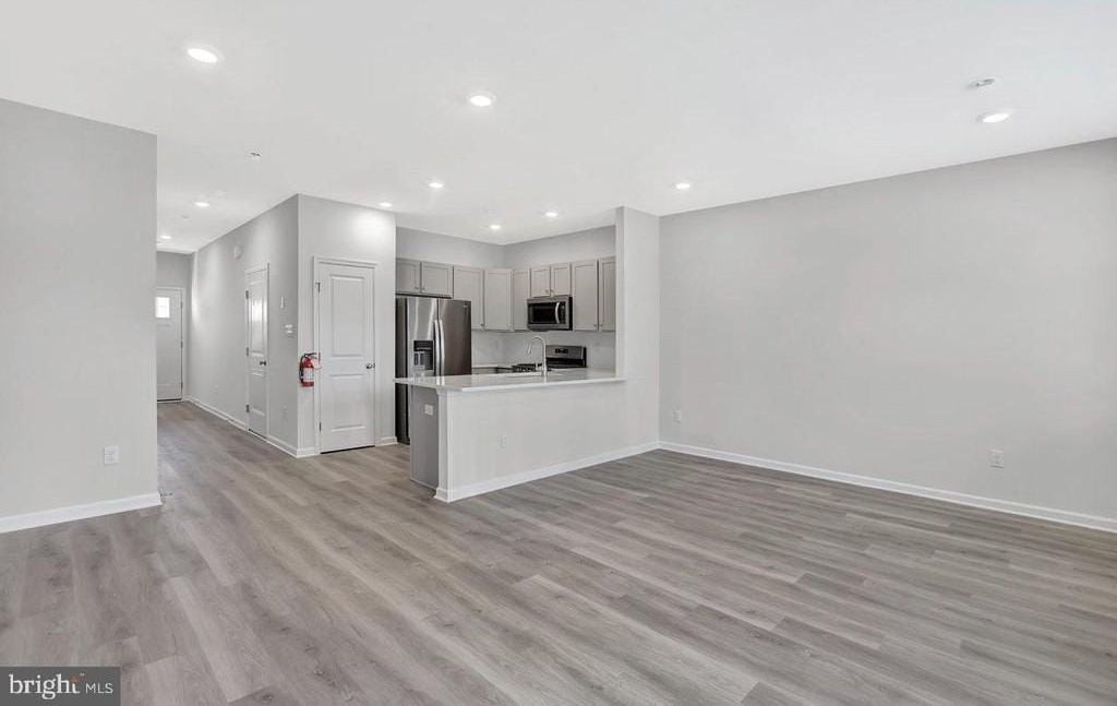 59 Alexander Way - Photo 2 of 19