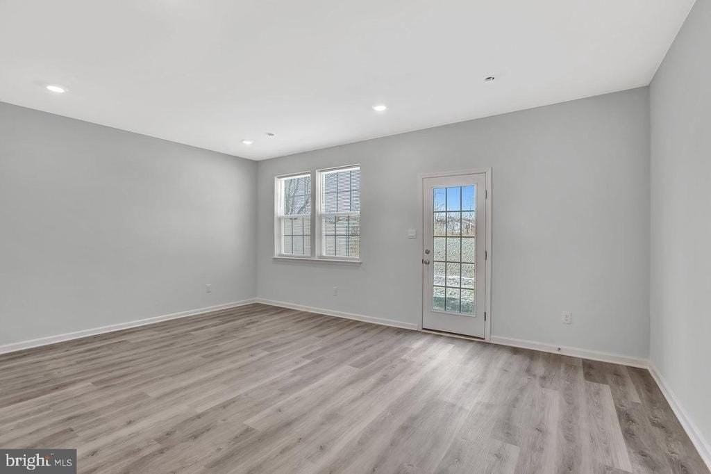 59 Alexander Way - Photo 5 of 19