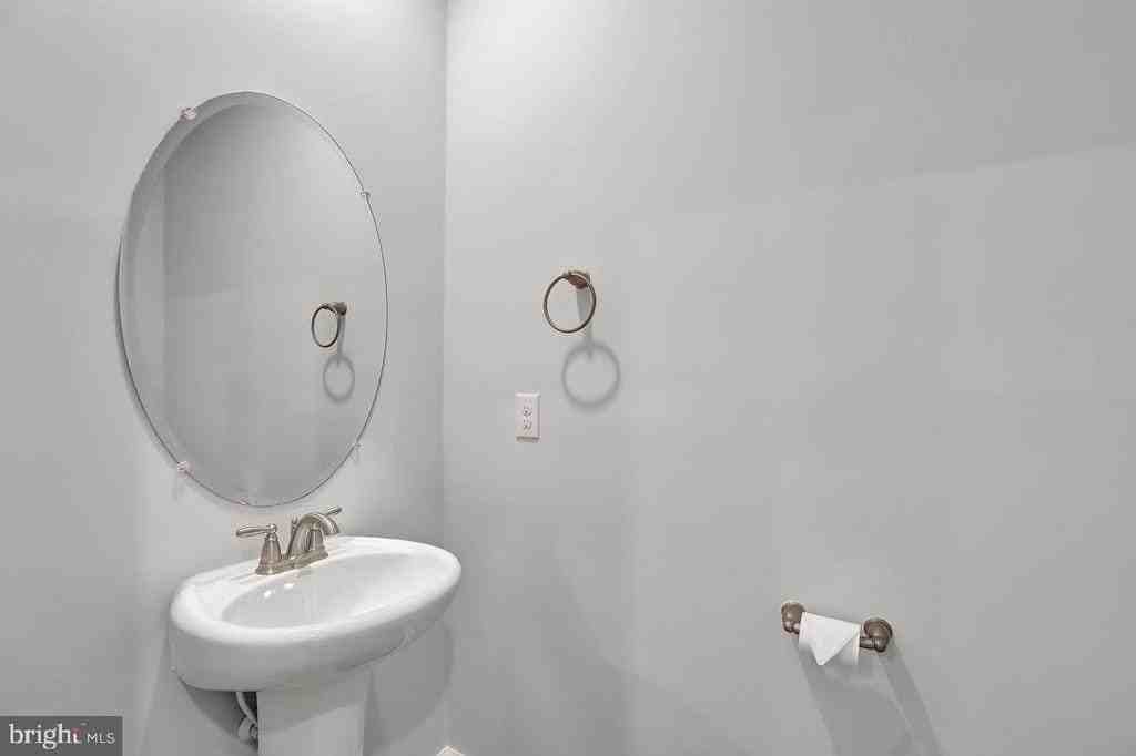 59 Alexander Way - Photo 6 of 19