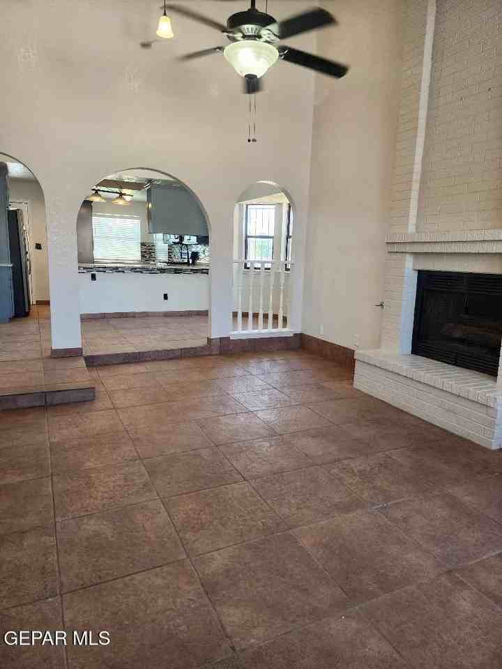 11300 Crater Lake Avenue - Photo 3 of 11