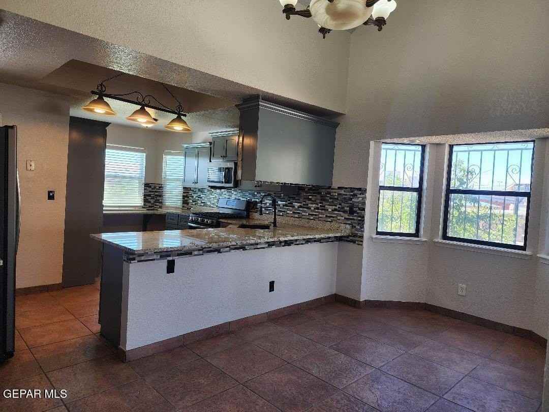 11300 Crater Lake Avenue - Photo 4 of 11