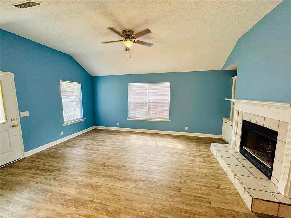 312 Maple St - Photo 3 of 13