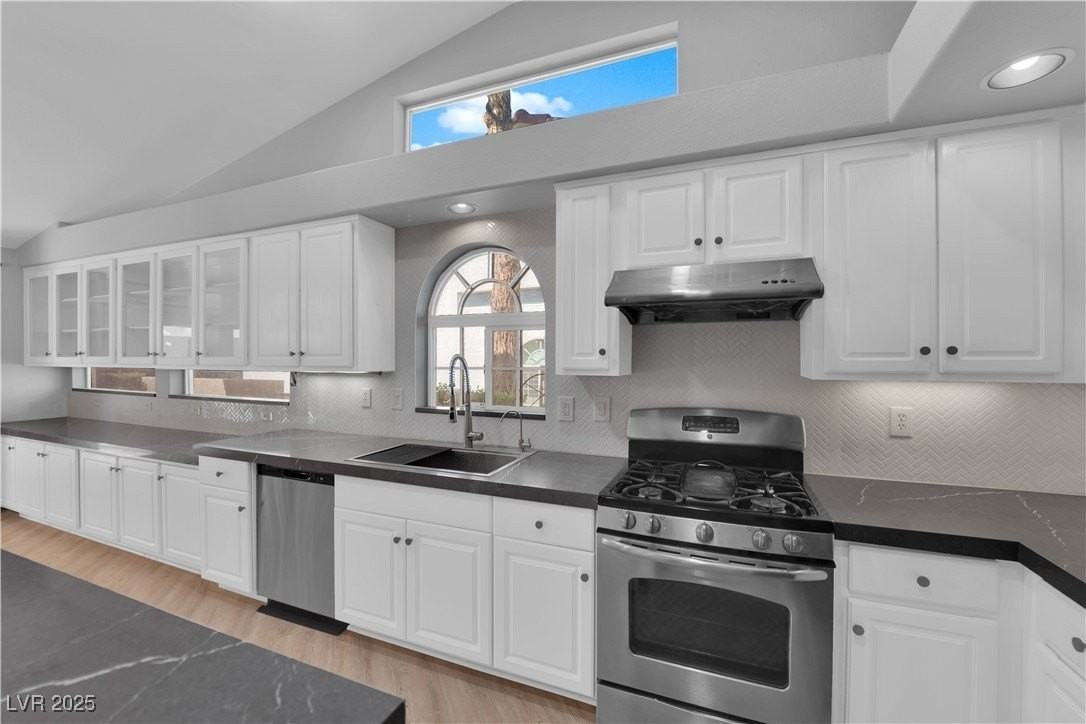 5029 Tranquil Stream Ct - Photo 5 of 40