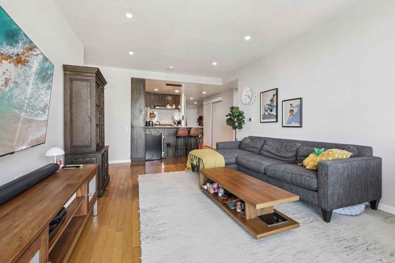 915 Hudson Park #915 - Photo 6 of 44