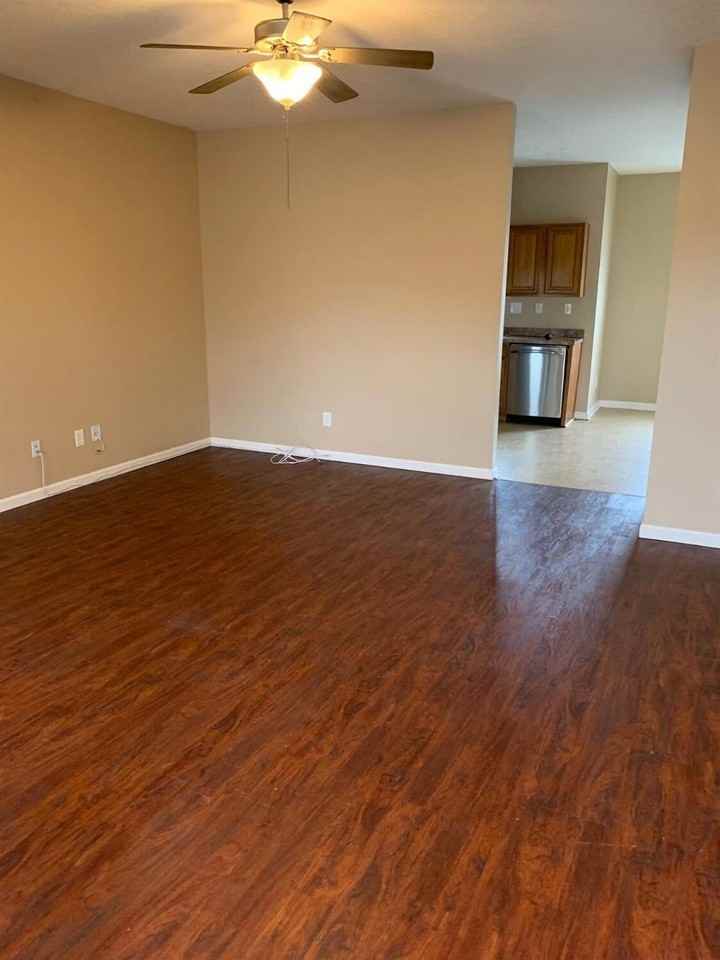 107 Erica Dr - Photo 3 of 20