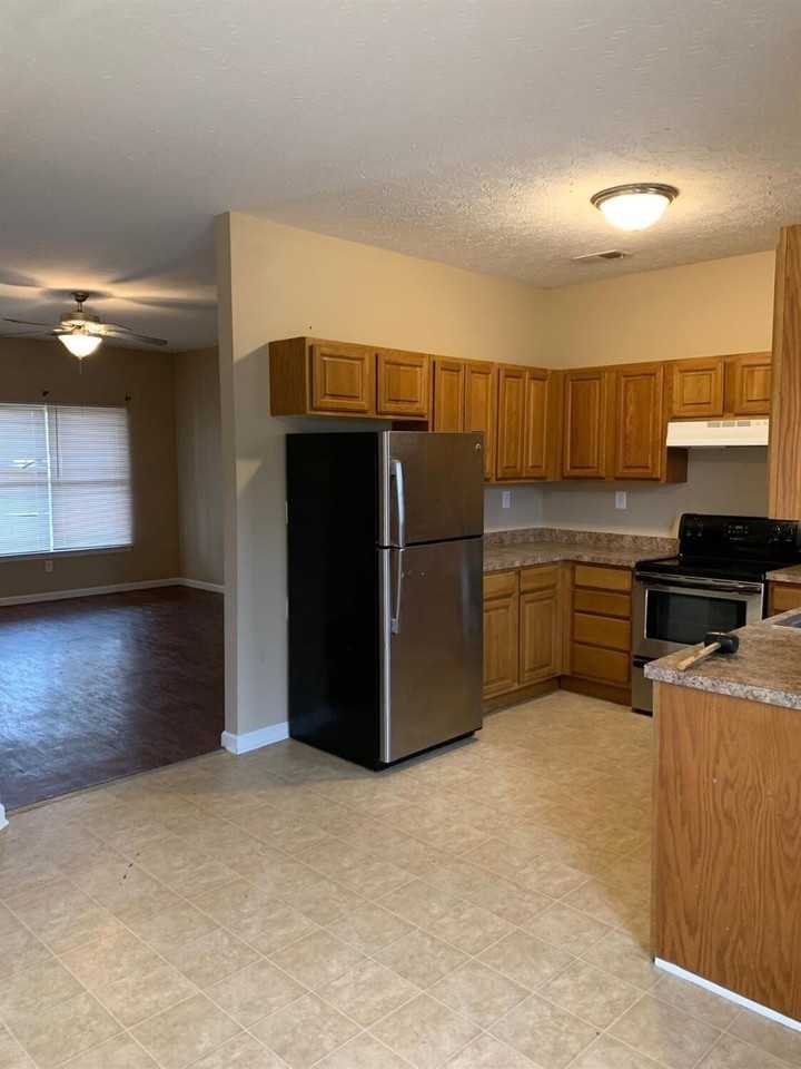 107 Erica Dr - Photo 5 of 20