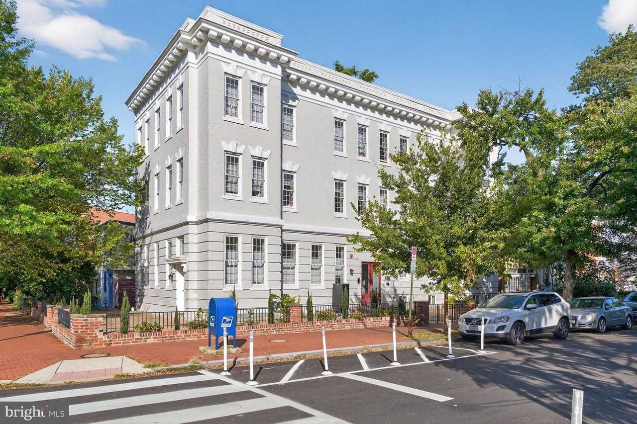 133 7th St Se - Photo 2 of 19