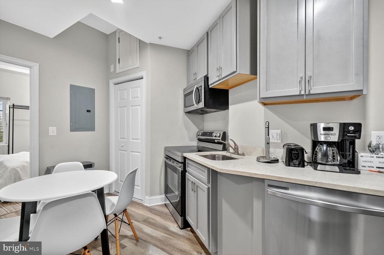 133 7th St Se - Photo 7 of 19