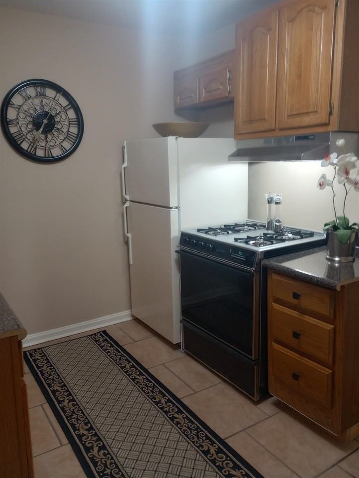 3812 Rhodes Ave - Photo 4 of 12