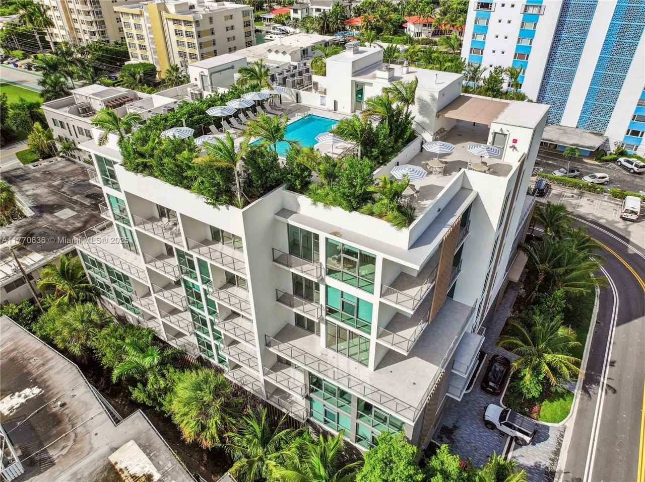 10281 W Bay Harbor Dr #301