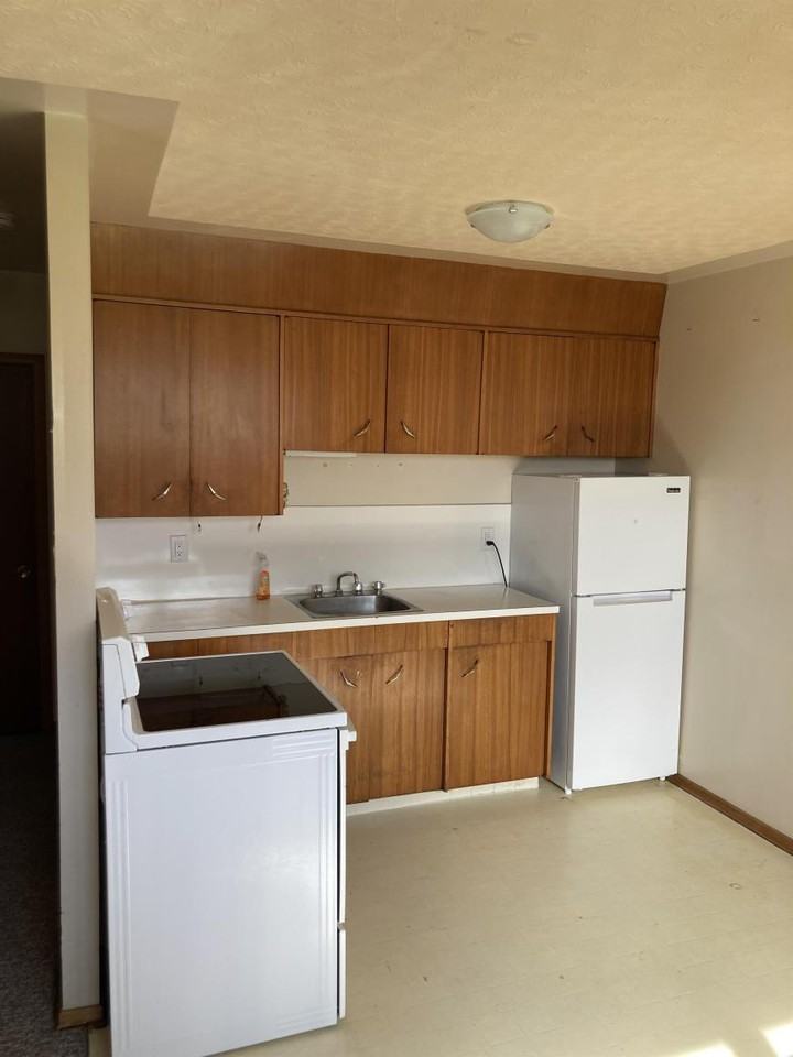 1955 - 1955 Reynolds Street - Photo 6 of 10