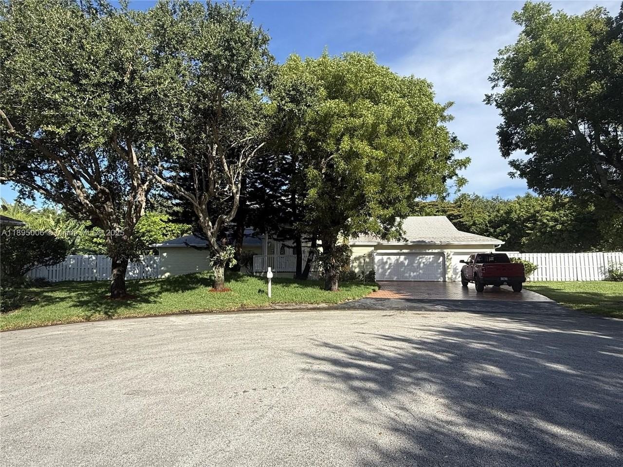 15051 Southwest 149th Street - Photo 2 of 24