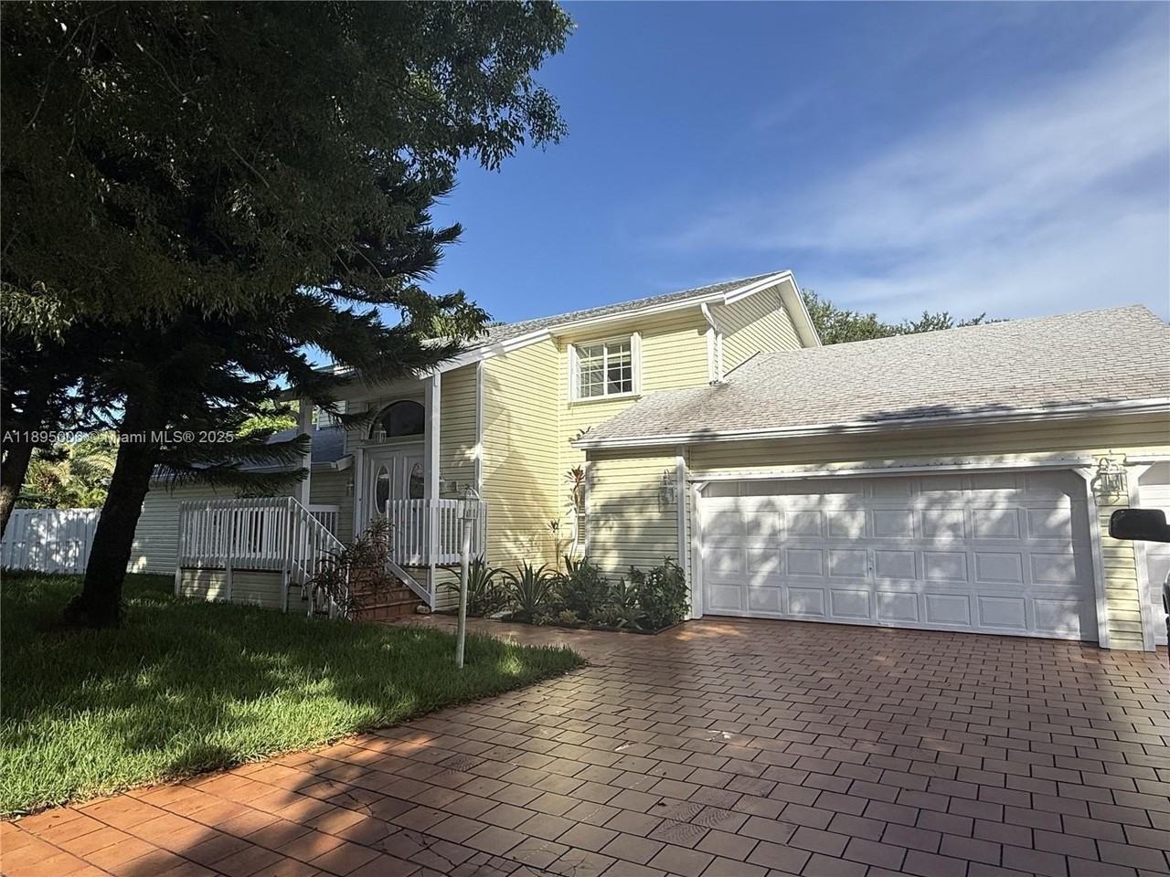 15051 Southwest 149th Street - Photo 3 of 24