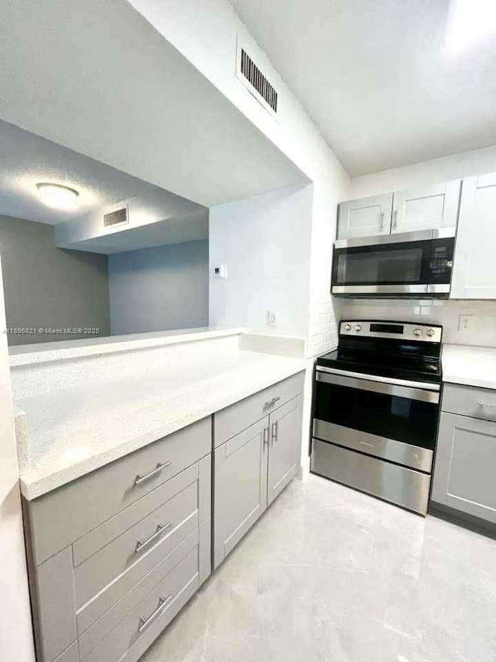 20730 Ne 4th Pl #106 - Photo 2 of 21