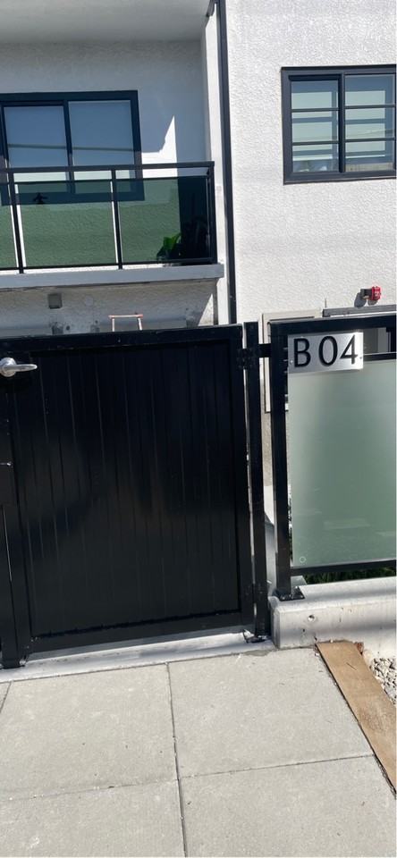 732 Fifth Ave #B04 - Photo 3 of 16