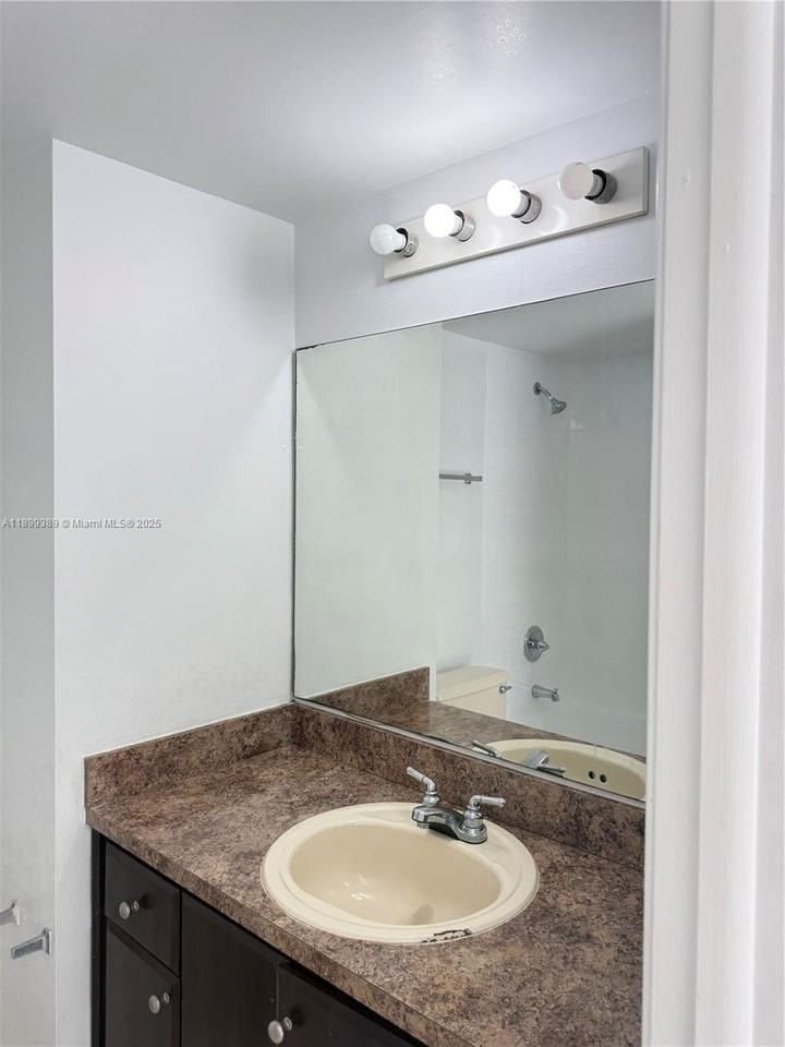 3873 Nw 90th Ave #3873 - Photo 5 of 13