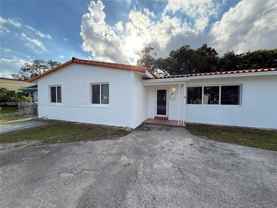 1120 Nw 32nd Ct #FRONT - Photo 1 of 1