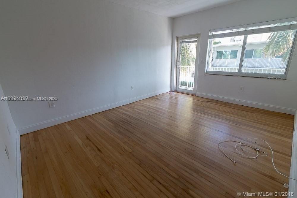 7207 Bay Dr #19 - Photo 5 of 20